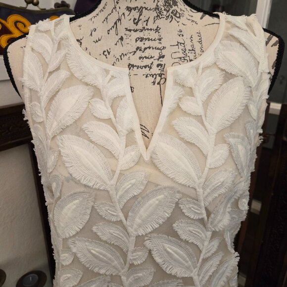 Ann Taylor Factory 3D Leaf Sleeveless Blouse, Sz M - Picture 4 of 9